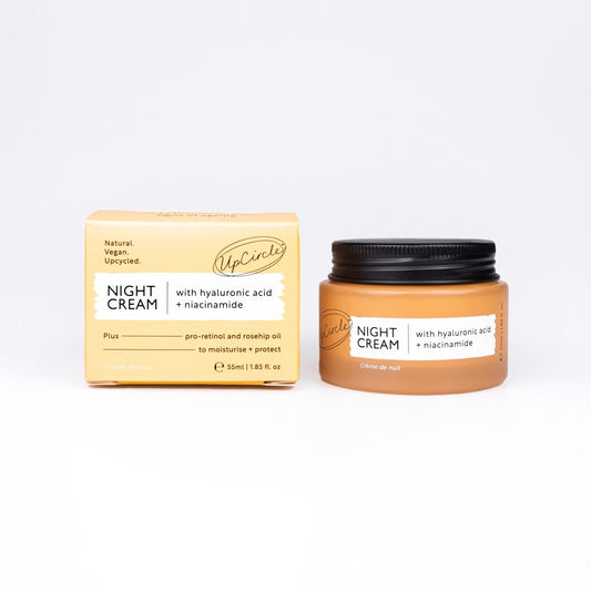 Frasco de vidro do creme de noite sem fragrância, ácido hialurónico + niacinamida. Fragrance-free night cream glass jar, hyaluronic acid + niacinamide